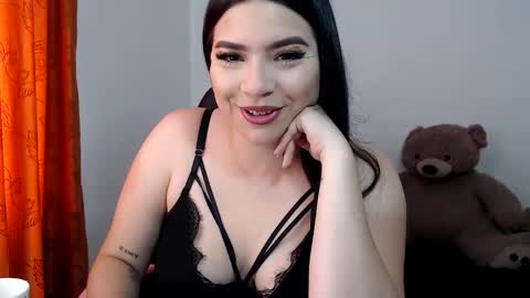 Snapshot of scarletlux_ chatting on March 25, 6:58 pm Scarlet online show from March 25, 6:58 pm