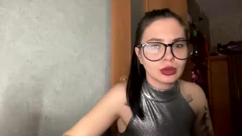 scarletpetal online show from January 26, 10:34 am