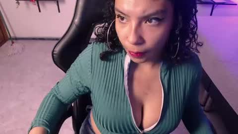 Snapshot of scarletqueen_bj chatting on June 12, 12:26 pm scarletqueen_bj online show from June 12, 12:26 pm