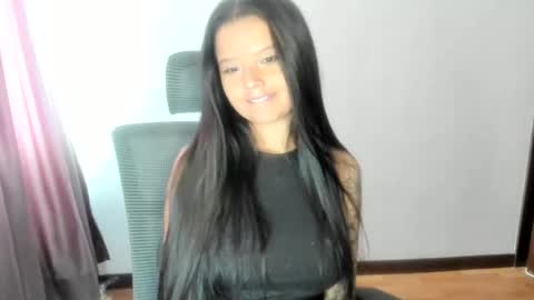 scarletrosee27 online show from June 30, 12:39 pm