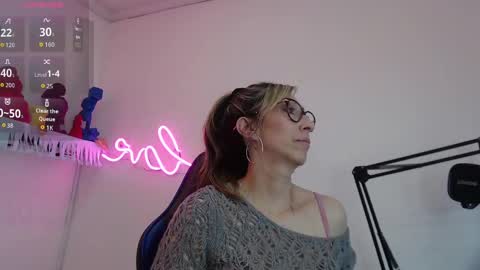 Scarlett online show from November 18, 2:43 pm