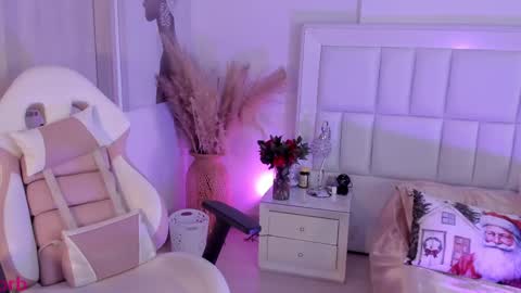 Snapshot of scarlett__baker11 chatting on December 20, 9:06 pm juli online show from December 20, 9:06 pm