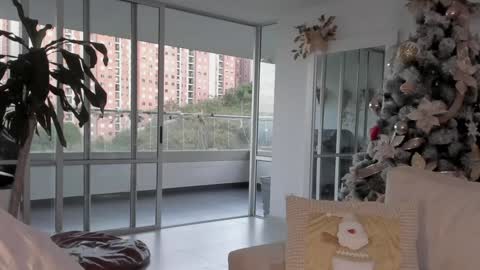 Snapshot of scarlett__baker11 chatting on January 13, 10:35 pm juli online show from January 13, 10:35 pm