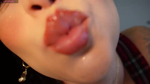 Snapshot of scarlett__baker11 chatting on December 4, 9:56 pm juli online show from December 4, 9:56 pm