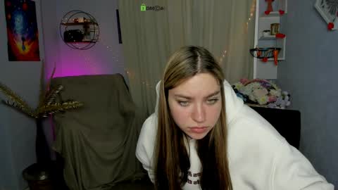 Scarlett online show from April 1, 1:41 pm