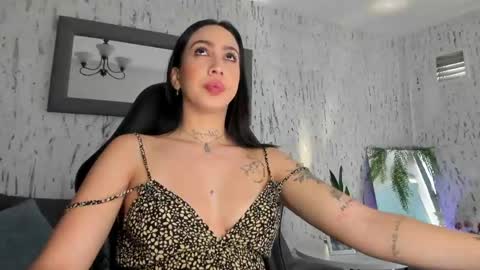 Scarlett online show from April 24, 3:03 pm