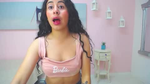 Snapshot of scarlett_clyde chatting on January 14, 12:22 pm Scarlett online show from January 14, 12:22 pm