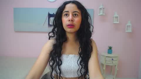 Snapshot of scarlett_clyde chatting on January 17, 12:32 pm Scarlett online show from January 17, 12:32 pm