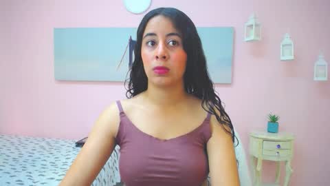 Snapshot of scarlett_clyde chatting on February 1, 1:42 pm Scarlett online show from February 1, 1:42 pm