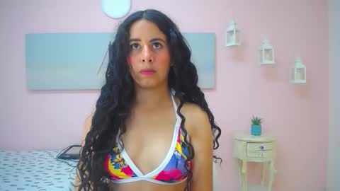 Snapshot of scarlett_clyde chatting on February 3, 12:21 pm Scarlett online show from February 3, 12:21 pm