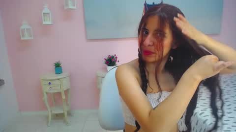 Snapshot of scarlett_clyde chatting on February 26, 12:26 pm Scarlett online show from February 26, 12:26 pm