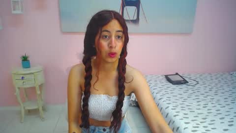 Snapshot of scarlett_clyde chatting on February 28, 12:28 pm Scarlett online show from February 28, 12:28 pm