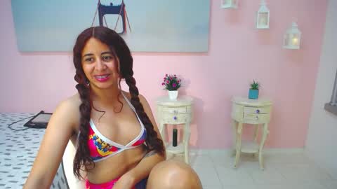 Snapshot of scarlett_clyde chatting on March 1, 1:46 pm Scarlett online show from March 1, 1:46 pm