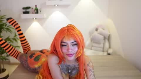 Snapshot of scarlett_collins01 chatting on November 1, 12:56 am Scarlett Collins online show from November 1, 12:56 am