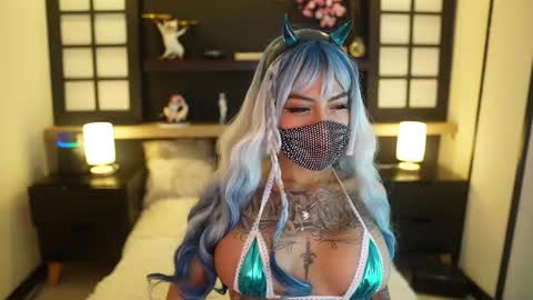 Snapshot of scarlett_collins01 chatting on November 18, 1:00 am Scarlett Collins online show from November 18, 1:00 am