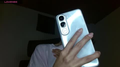 Snapshot of scarlett_crastrawberry chatting on April 23, 2:13 am scarlet online show from April 23, 2:13 am