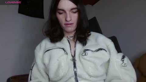Snapshot of scarlett_crastrawberry chatting on April 27, 7:56 pm scarlet online show from April 27, 7:56 pm