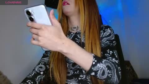 Snapshot of scarlett_crastrawberry chatting on May 1, 6:34 pm scarlet online show from May 1, 6:34 pm