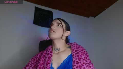 Snapshot of scarlett_crastrawberry chatting on June 3, 3:09 am scarlet online show from June 3, 3:09 am