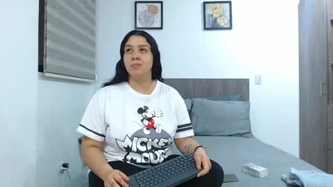 Scarlett and Jazmin online show from April 14, 7:36 am