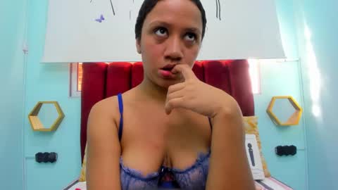 Snapshot of scarlett_fox20 chatting on March 4, 12:44 pm scarlett_fox20 online show from March 4, 12:44 pm