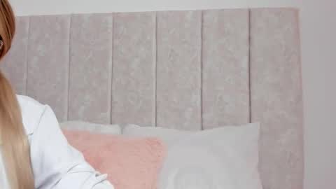 Scarlett Lee online show from December 17, 1:06 pm