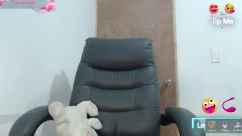 Snapshot of scarlett_liz chatting on November 26, 2:40 pm Scarlett online show from November 26, 2:40 pm