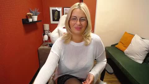 Scarlett online show from January 6, 9:19 am