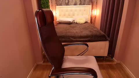 Scarlett online show from February 14, 3:15 pm