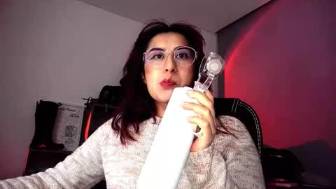 Snapshot of scarlett_sen chatting on September 12, 1:11 pm Mistress Scarlett online show from September 12, 1:11 pm