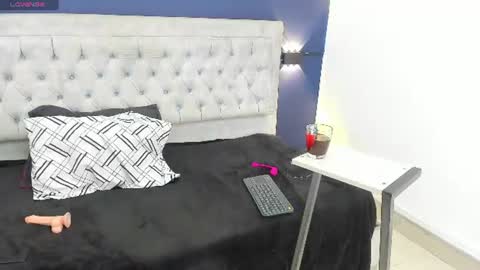 Snapshot of scarlette_stevens chatting on June 16, 11:35 am SCARLETTE STEVENS online show from June 16, 11:35 am