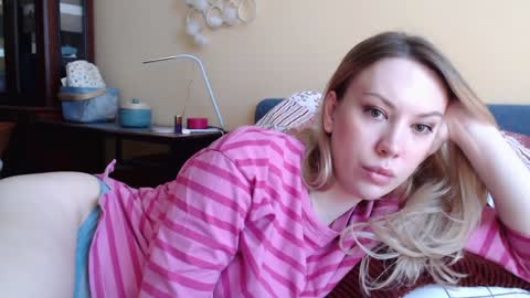 Snapshot of scarlettford chatting on February 7, 11:45 am Scarlett online show from February 7, 11:45 am