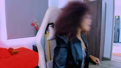 Snapshot of scarlettmalbec chatting on June 3, 9:31 pm Scarlett online show from June 3, 9:31 pm