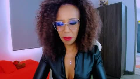Snapshot of scarlettmalbec chatting on June 5, 10:15 pm Scarlett online show from June 5, 10:15 pm
