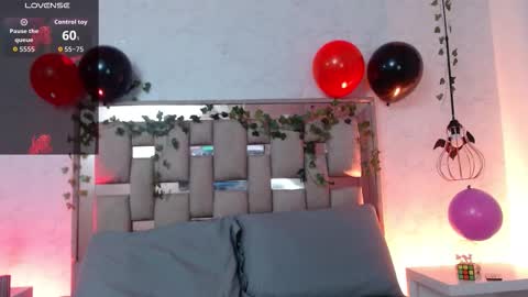 Snapshot of scarlettroxx chatting on October 31, 11:55 am Scarlet online show from October 31, 11:55 am