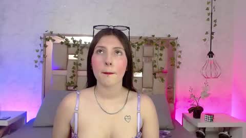 Snapshot of scarlettroxx chatting on November 26, 11:44 am Scarlet online show from November 26, 11:44 am