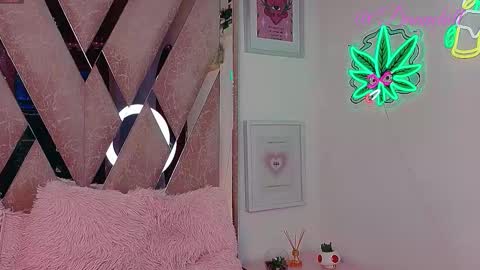 Scarlett  online show from October 19, 4:40 pm