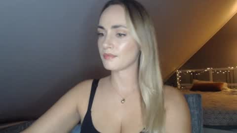 ScarlettxBlonde online show from July 21, 7:49 pm