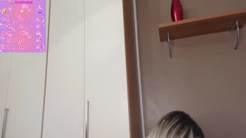 Snapshot of scarletverdi chatting on November 11, 7:52 am Cristal online show from November 11, 7:52 am