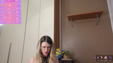 Snapshot of scarletverdi chatting on December 1, 8:41 am Cristal online show from December 1, 8:41 am