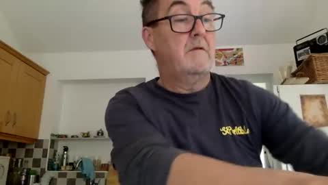 scbiggersballs online show from October 11, 11:53 am