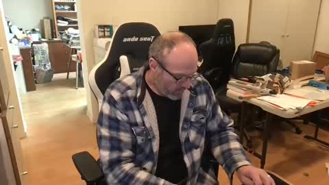 Snapshot of schief6218 chatting on February 17, 12:40 am schief6218 online show from February 17, 12:40 am