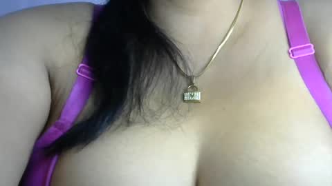 Snapshot of schoco_milf chatting on December 30, 9:40 pm mai latina online show from December 30, 9:40 pm