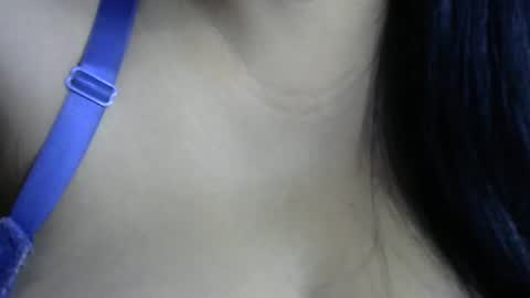 Snapshot of schoco_milf chatting on February 13, 1:50 am mai latina online show from February 13, 1:50 am