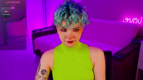 Snapshot of school_love chatting on December 15, 1:32 pm Rina online show from December 15, 1:32 pm