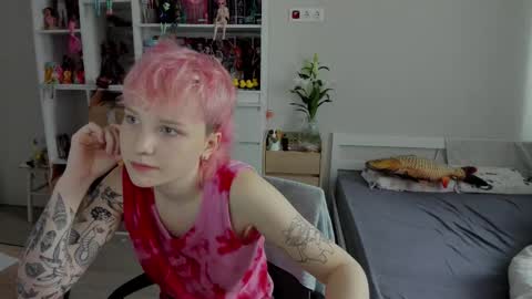 Rina online show from December 17, 7:03 am