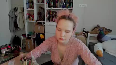 Snapshot of school_love chatting on February 18, 7:04 am Rina online show from February 18, 7:04 am