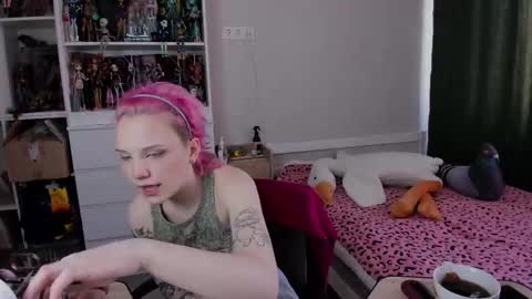 Snapshot of school_love chatting on March 7, 7:16 am Rina online show from March 7, 7:16 am