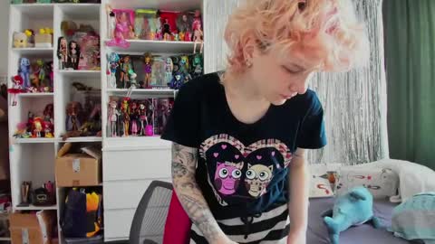 Snapshot of school_love chatting on March 30, 7:09 am Rina online show from March 30, 7:09 am