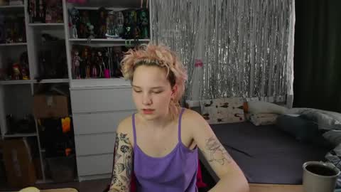 Snapshot of school_love chatting on April 2, 7:06 am Rina online show from April 2, 7:06 am